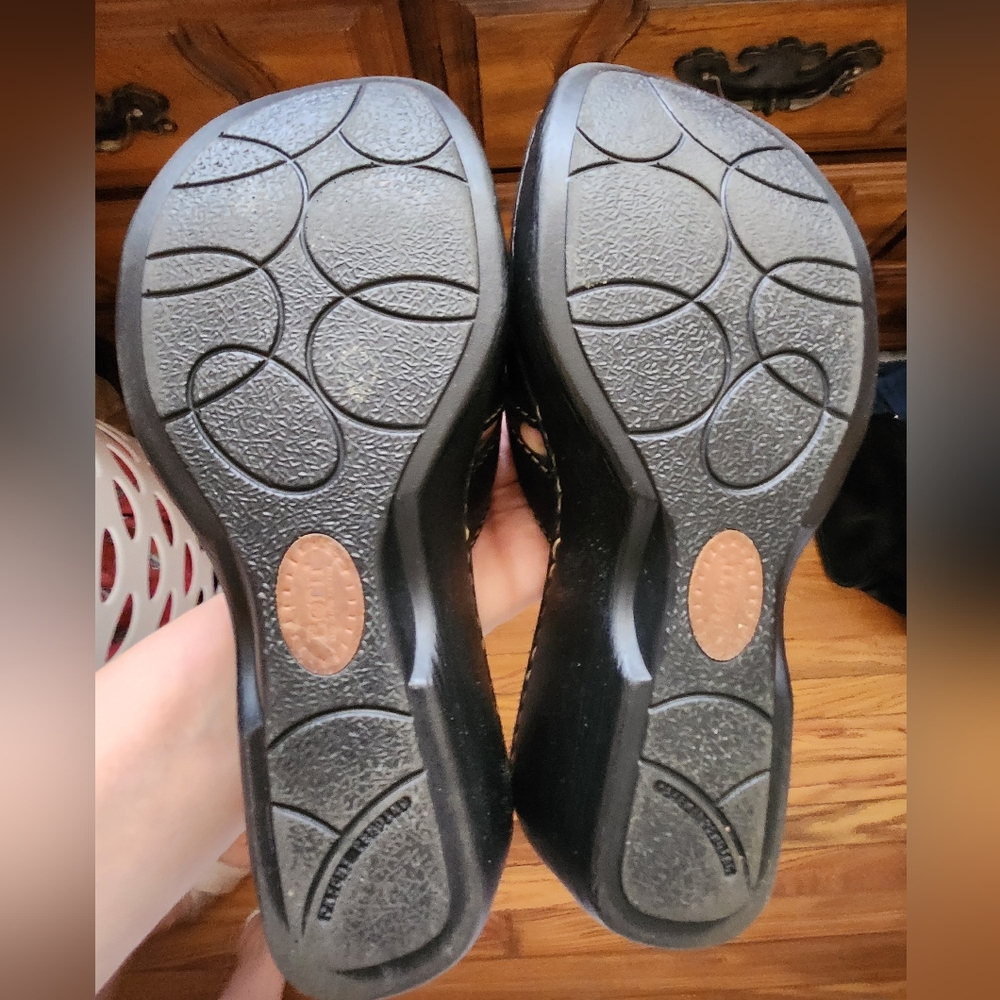 Born Comfortable Black Wedge Size 6 (36.5) - Picture 5 of 10